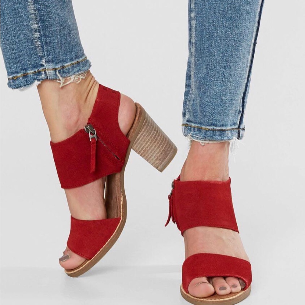 Cute TOMS heels!